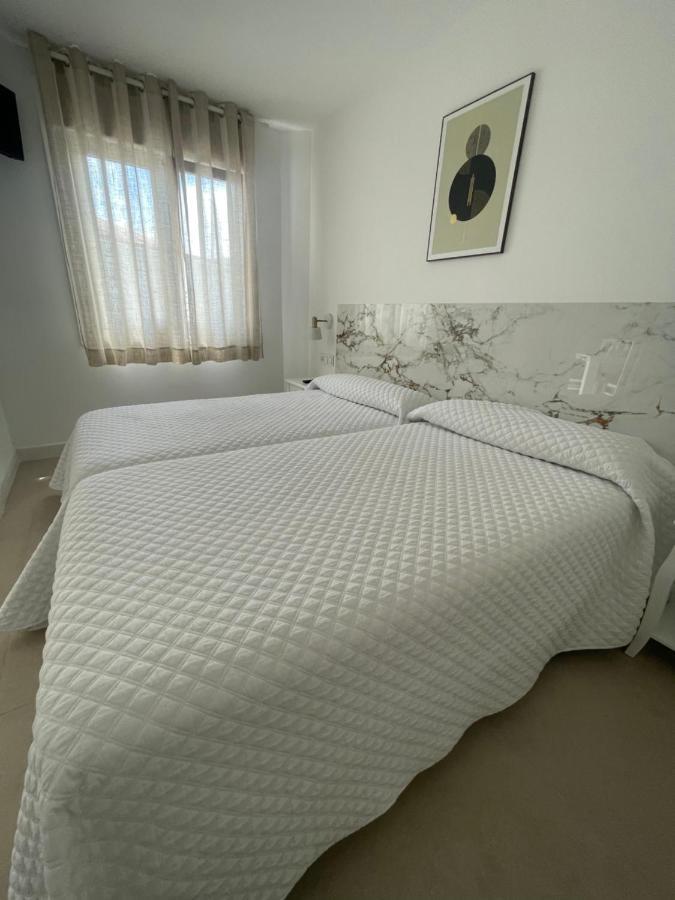 Hostal Montevideo Beachfront Nigrán Zewnętrze zdjęcie