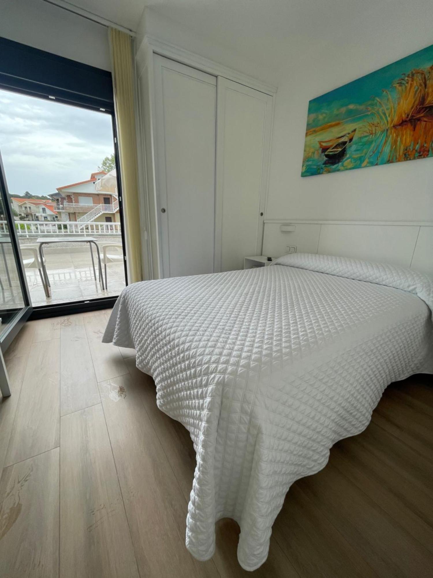 Hostal Montevideo Beachfront Nigrán Zewnętrze zdjęcie