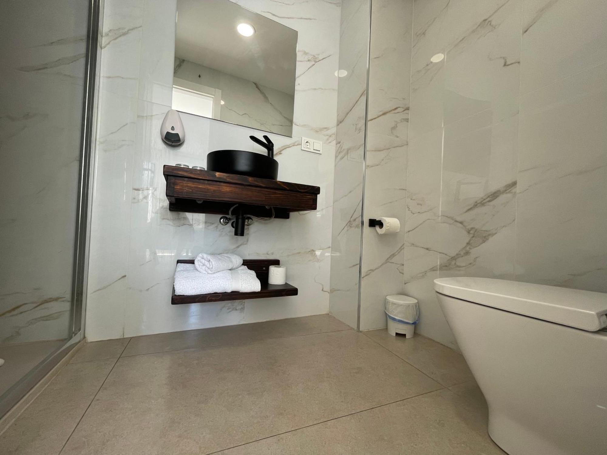 Hostal Montevideo Beachfront Nigrán Zewnętrze zdjęcie