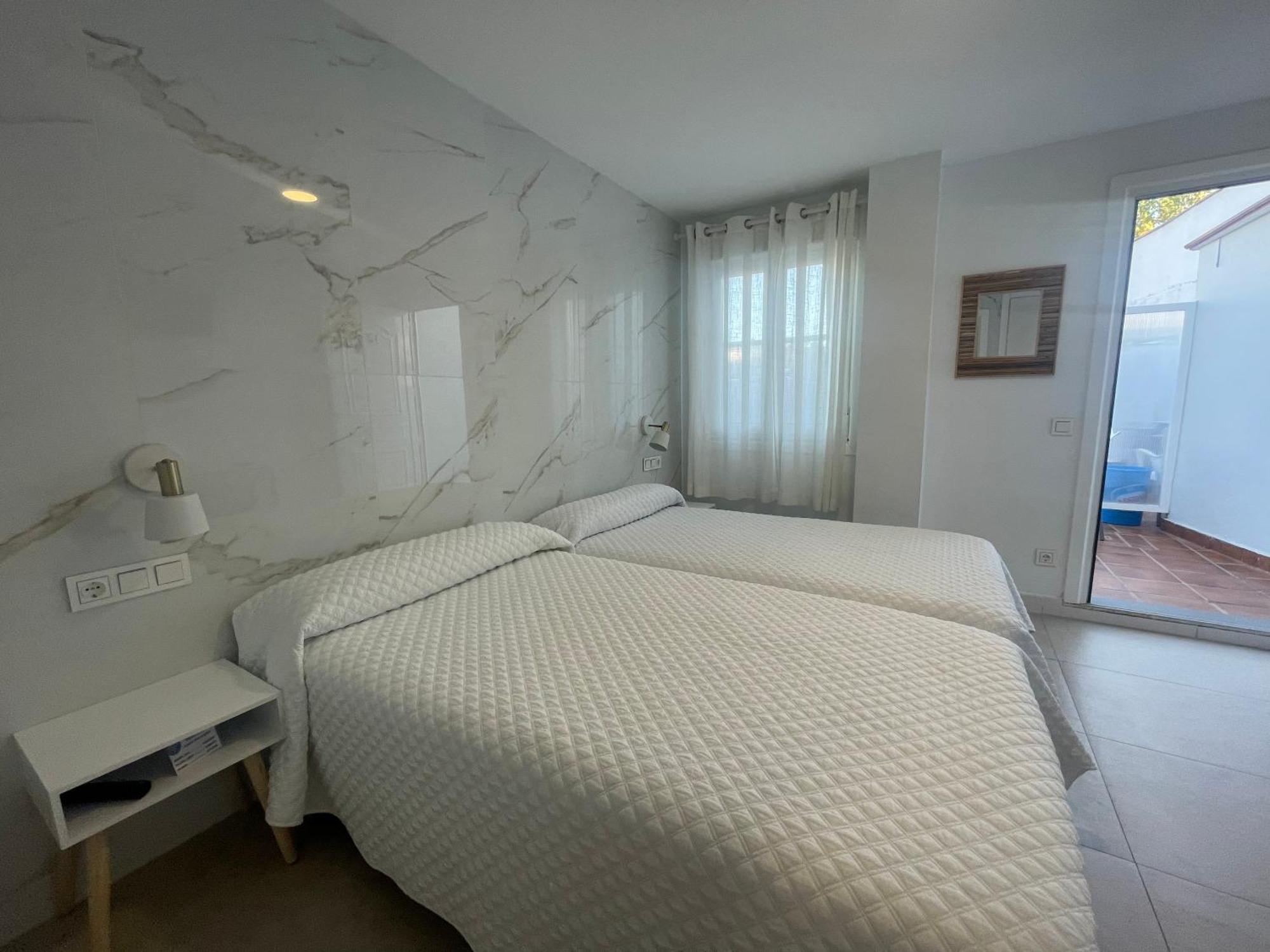 Hostal Montevideo Beachfront Nigrán Zewnętrze zdjęcie